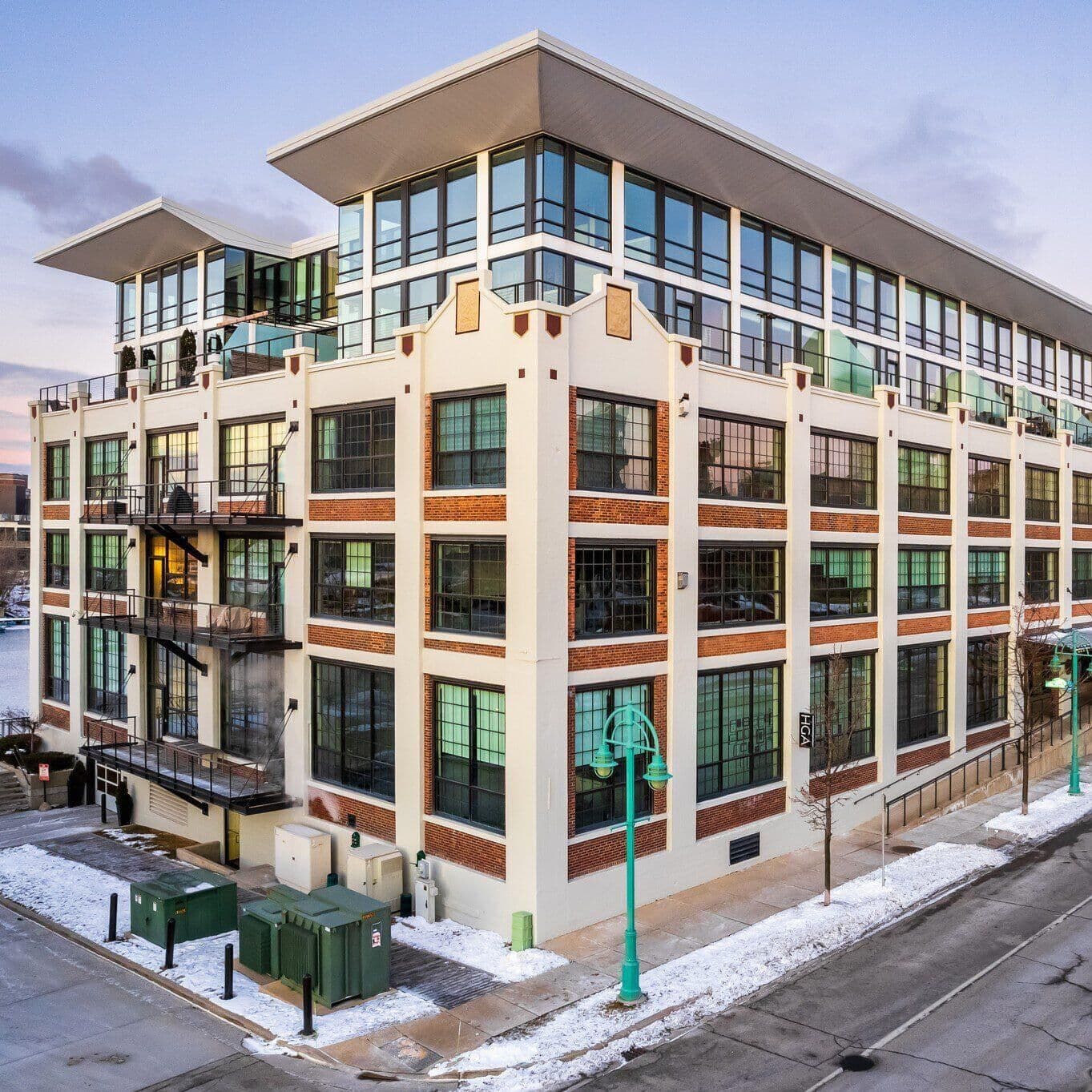 311 Erie, Milwaukee, WI