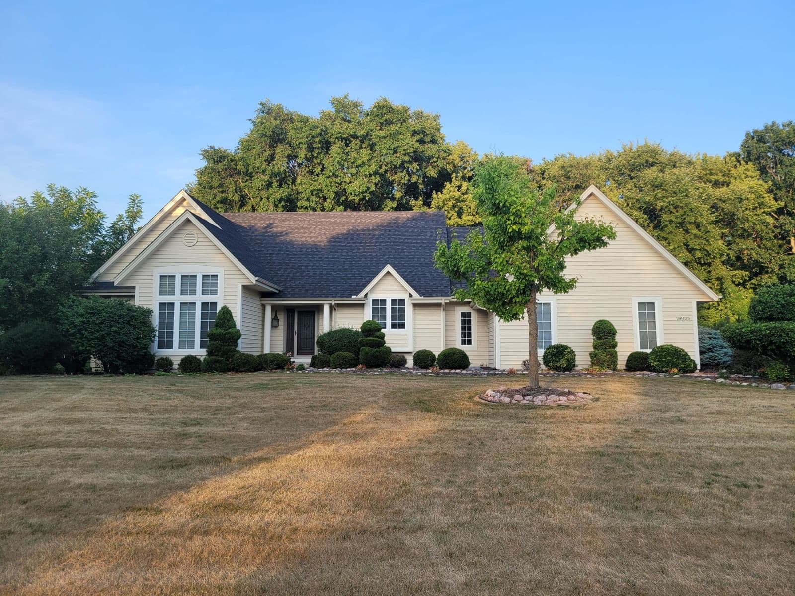 19835 Avondale, Brookfield, WI