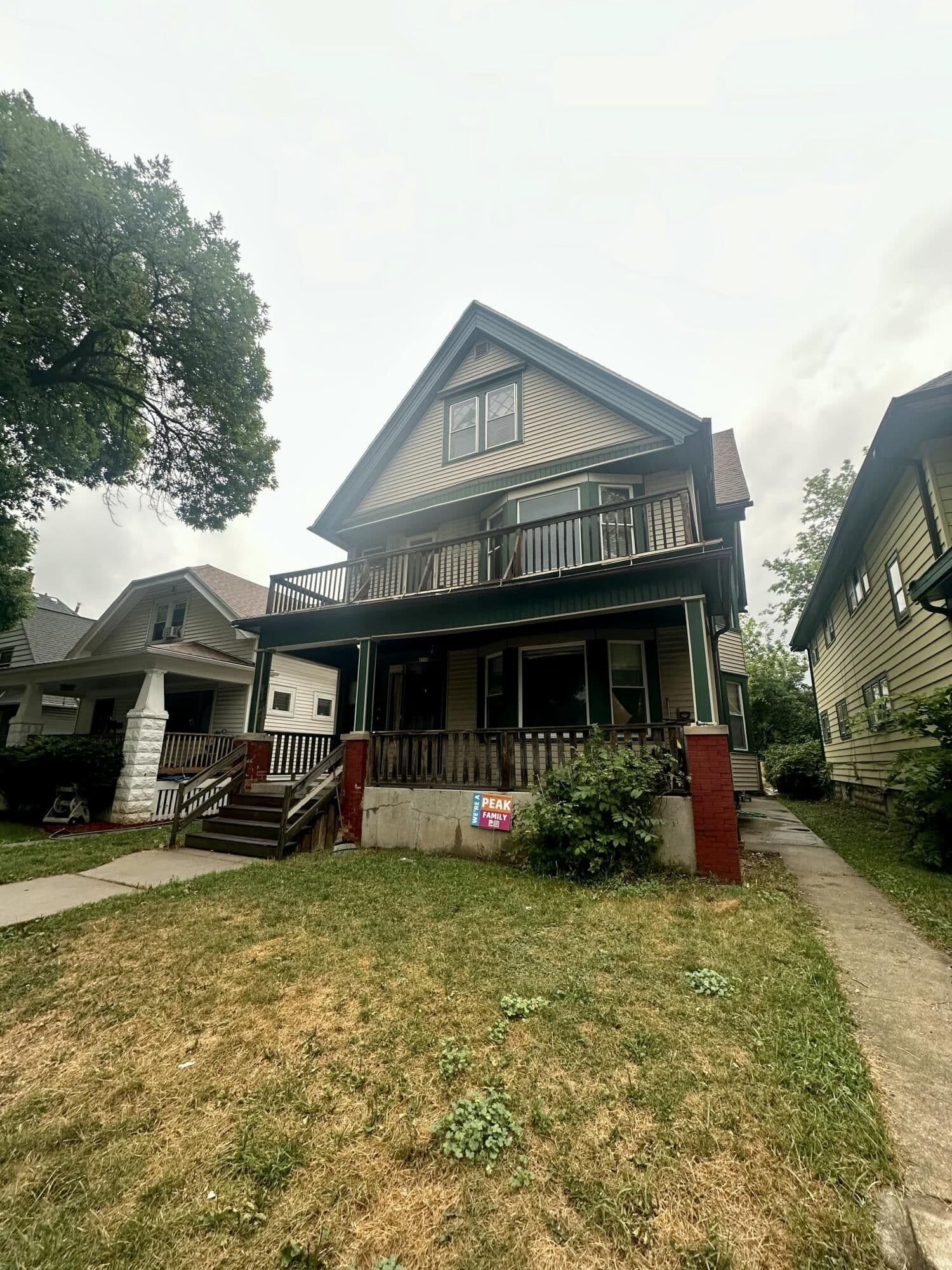 3754 Roberts, Milwaukee, WI