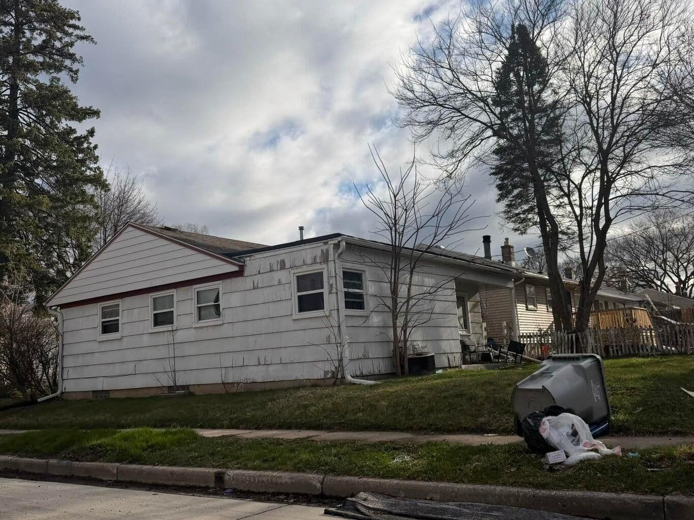 5733 Custer