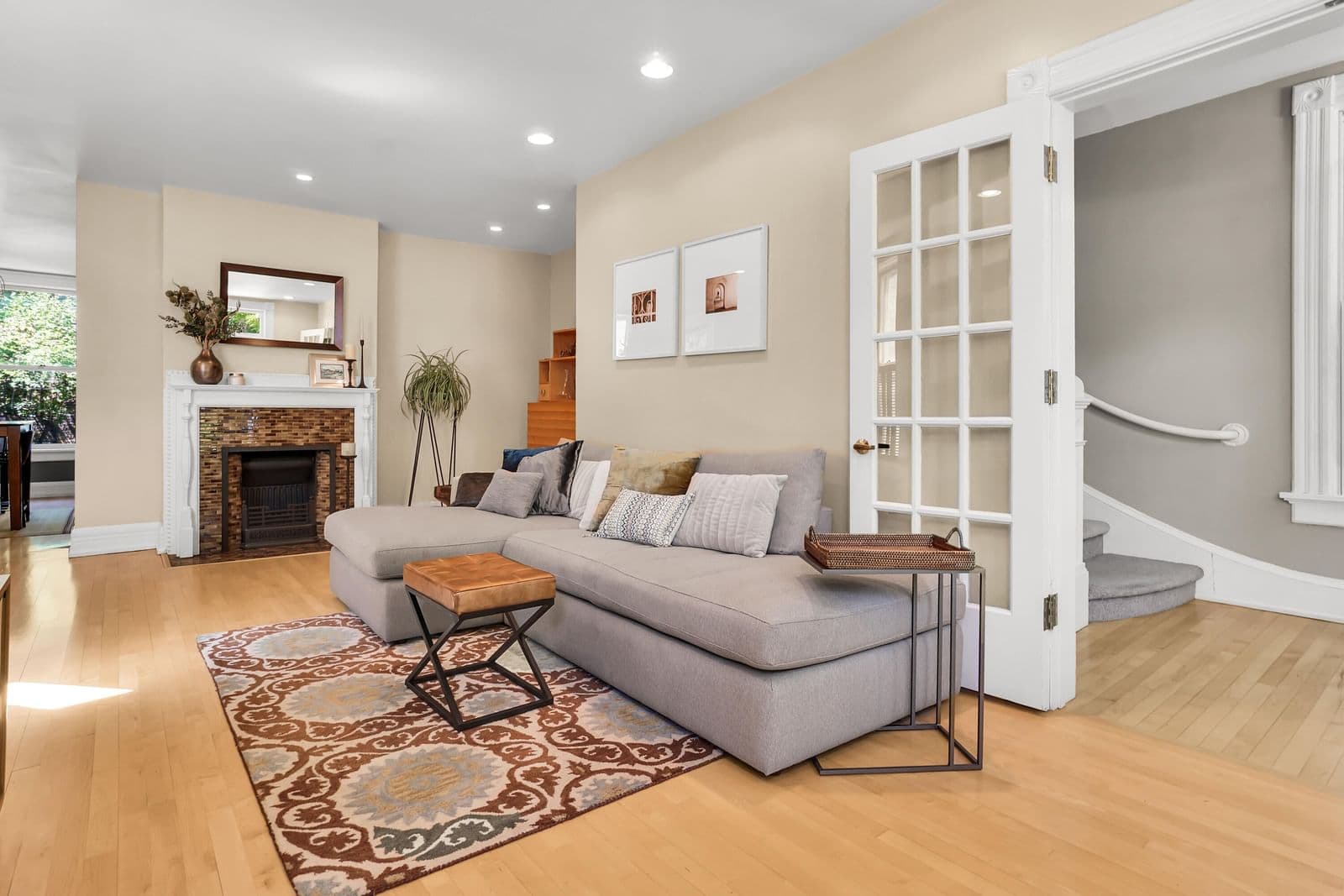 Photo 4 of 1323 Astor