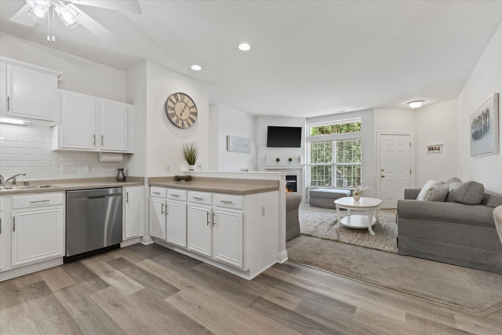 2230 Vista Bella, Oak Creek, WI