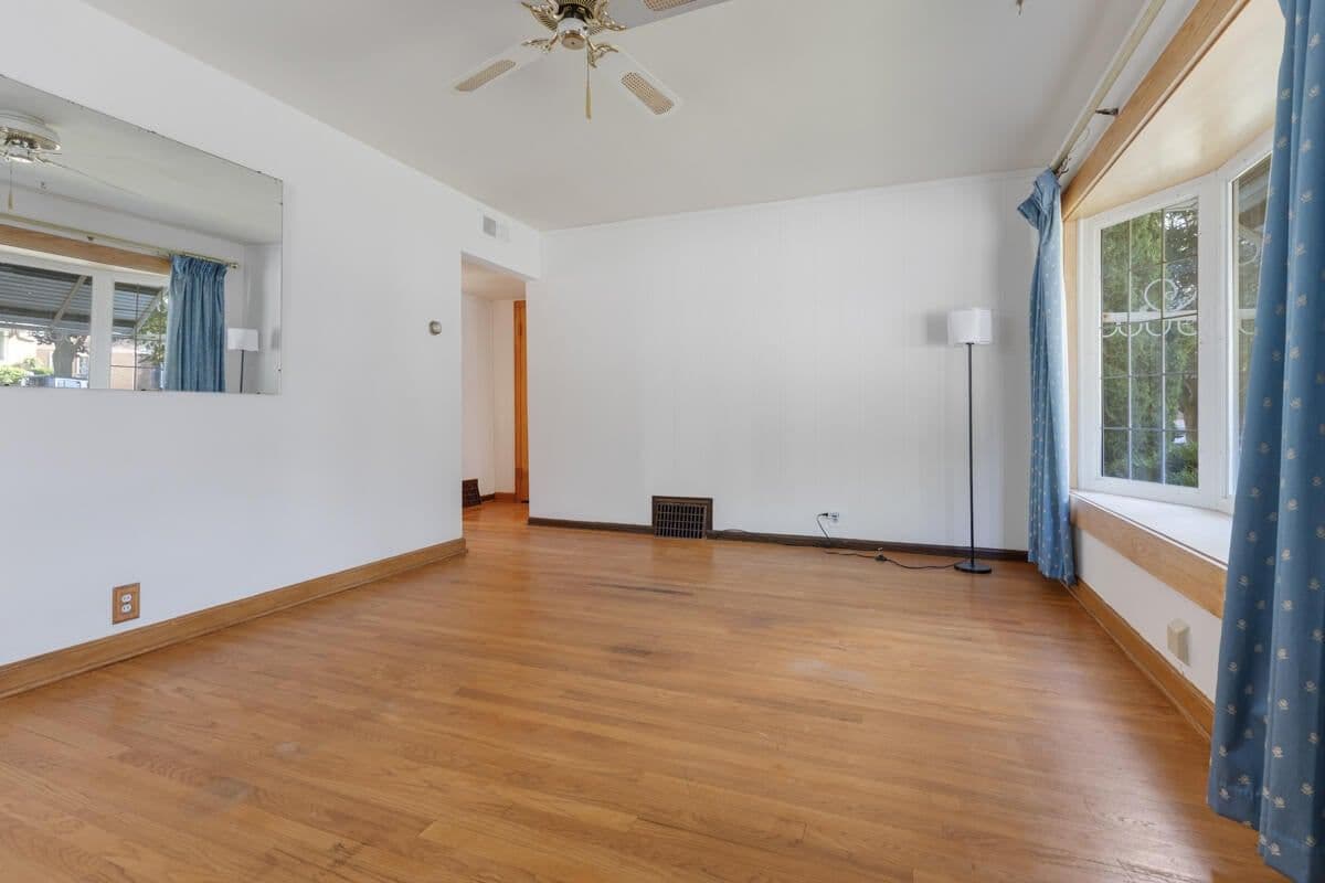 3230 Ruskin