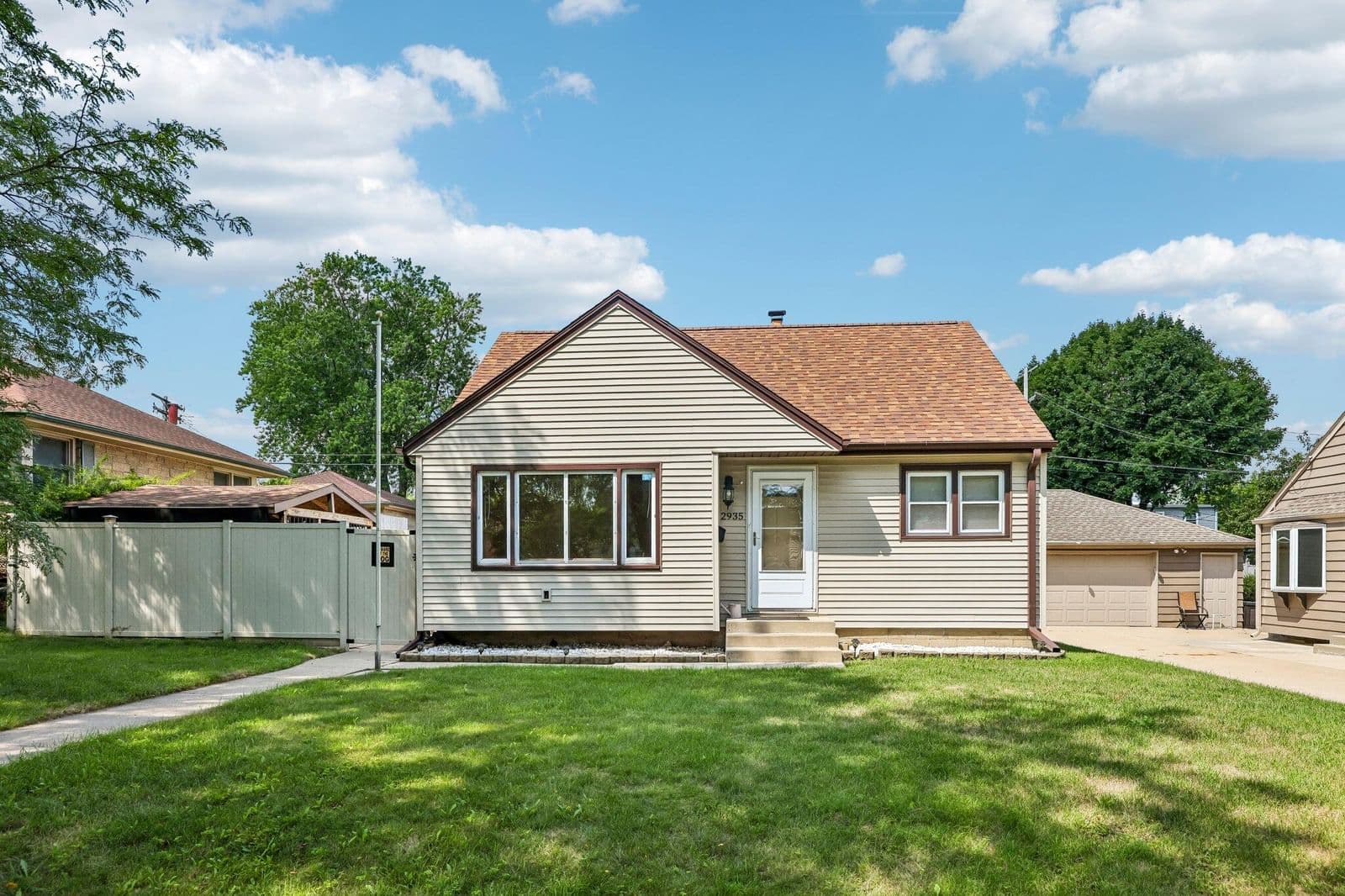 2935 93rd, West Allis, WI