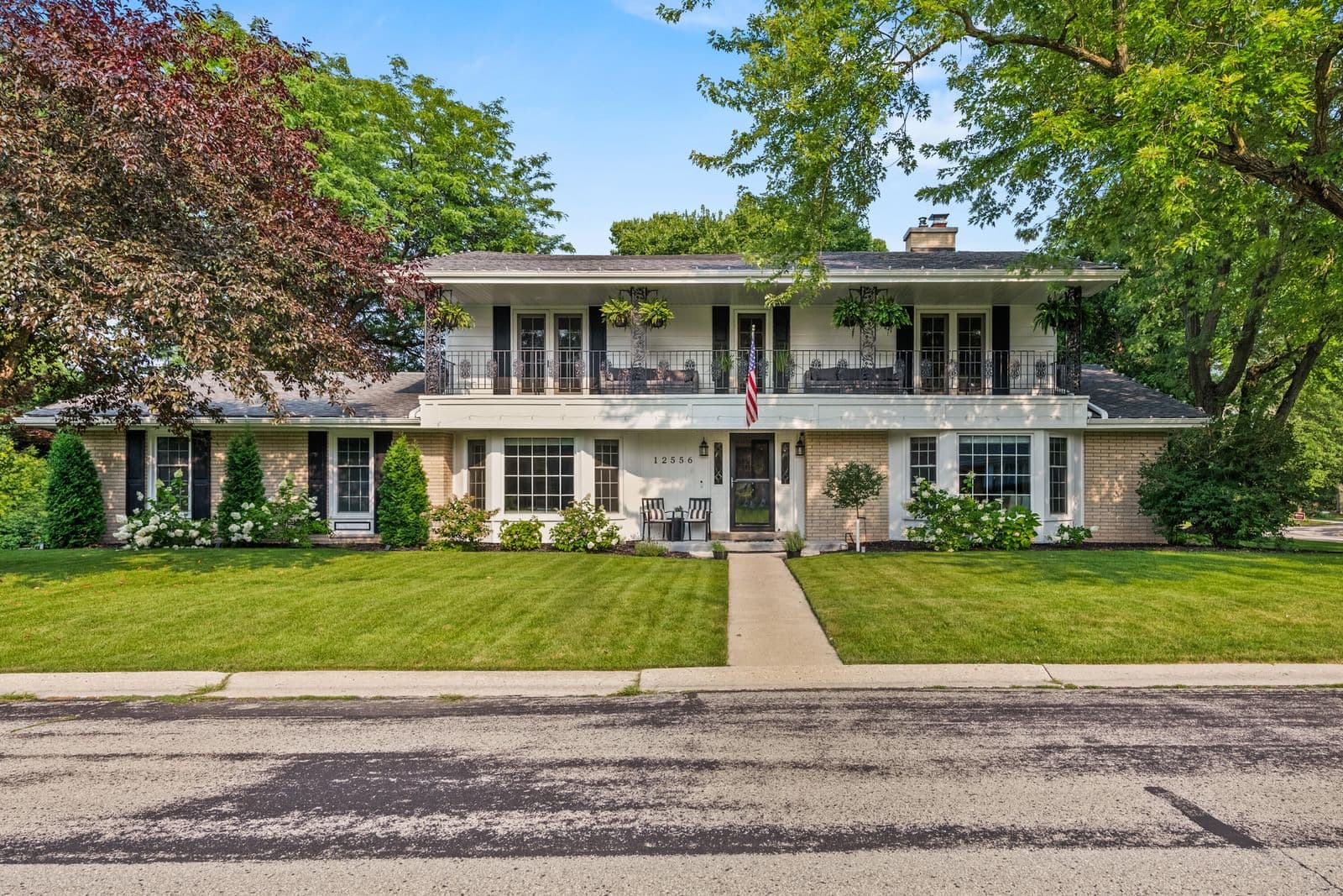 12556 La Belle, Mequon, WI