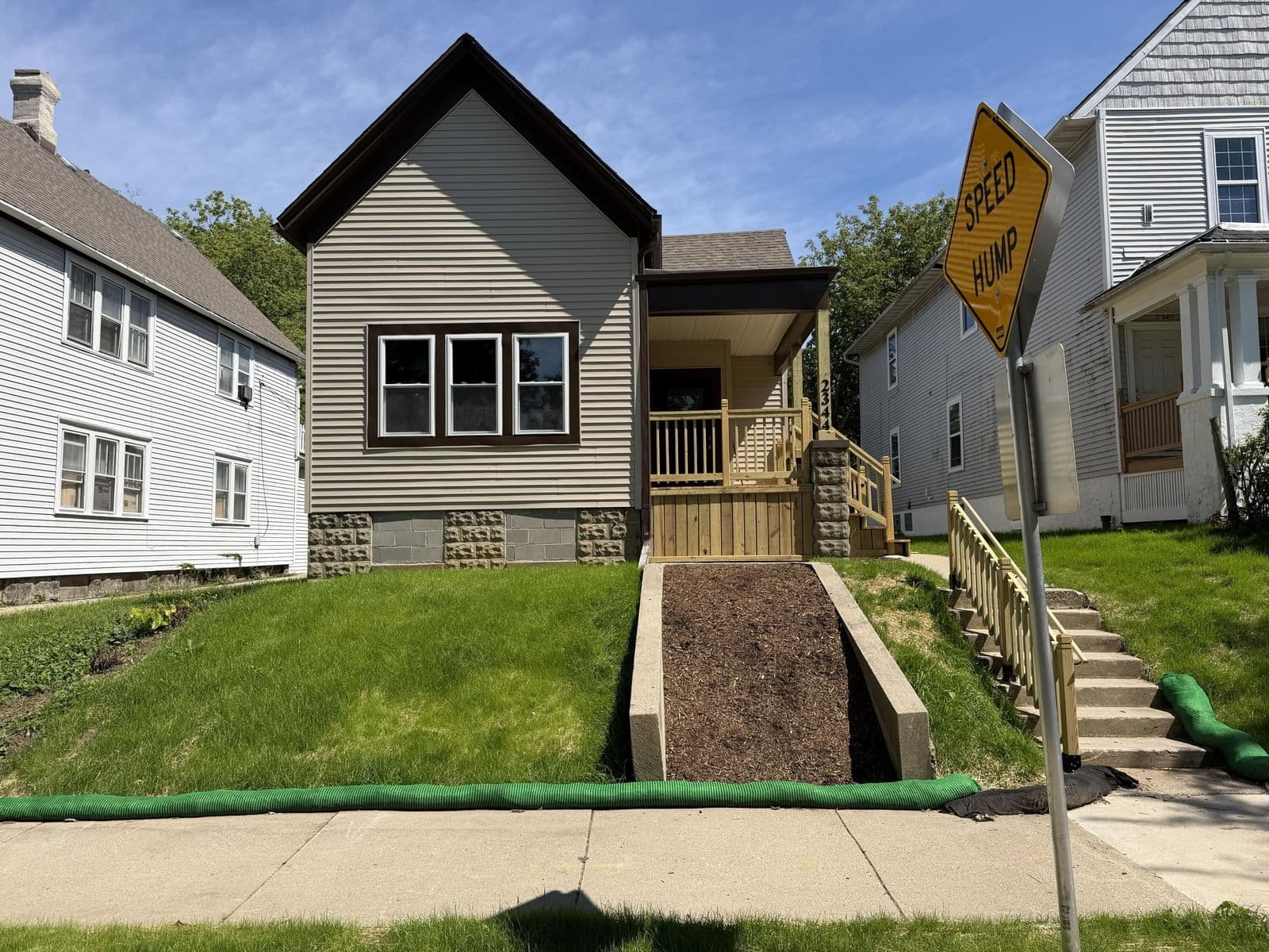 2344 Dr William Finlayson, Milwaukee, WI