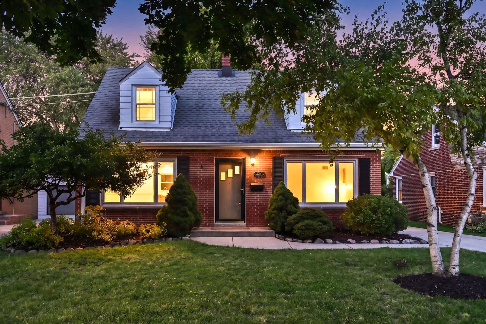 534 105th, Wauwatosa, WI
