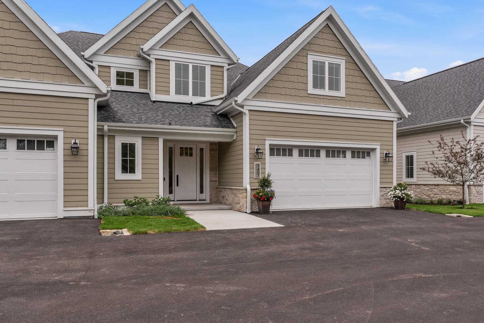 1407 Eastbrook