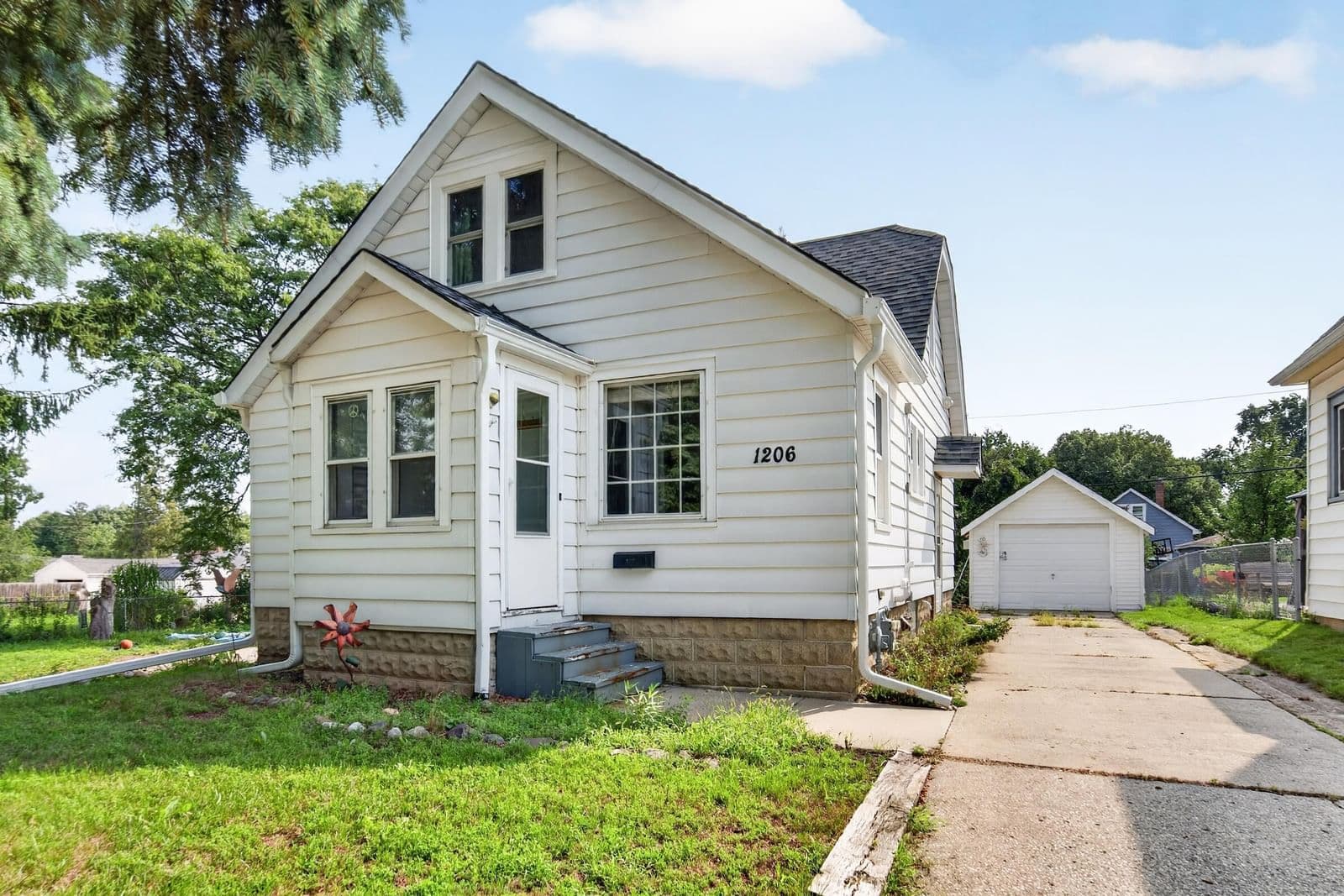 1206 91st, West Allis, WI