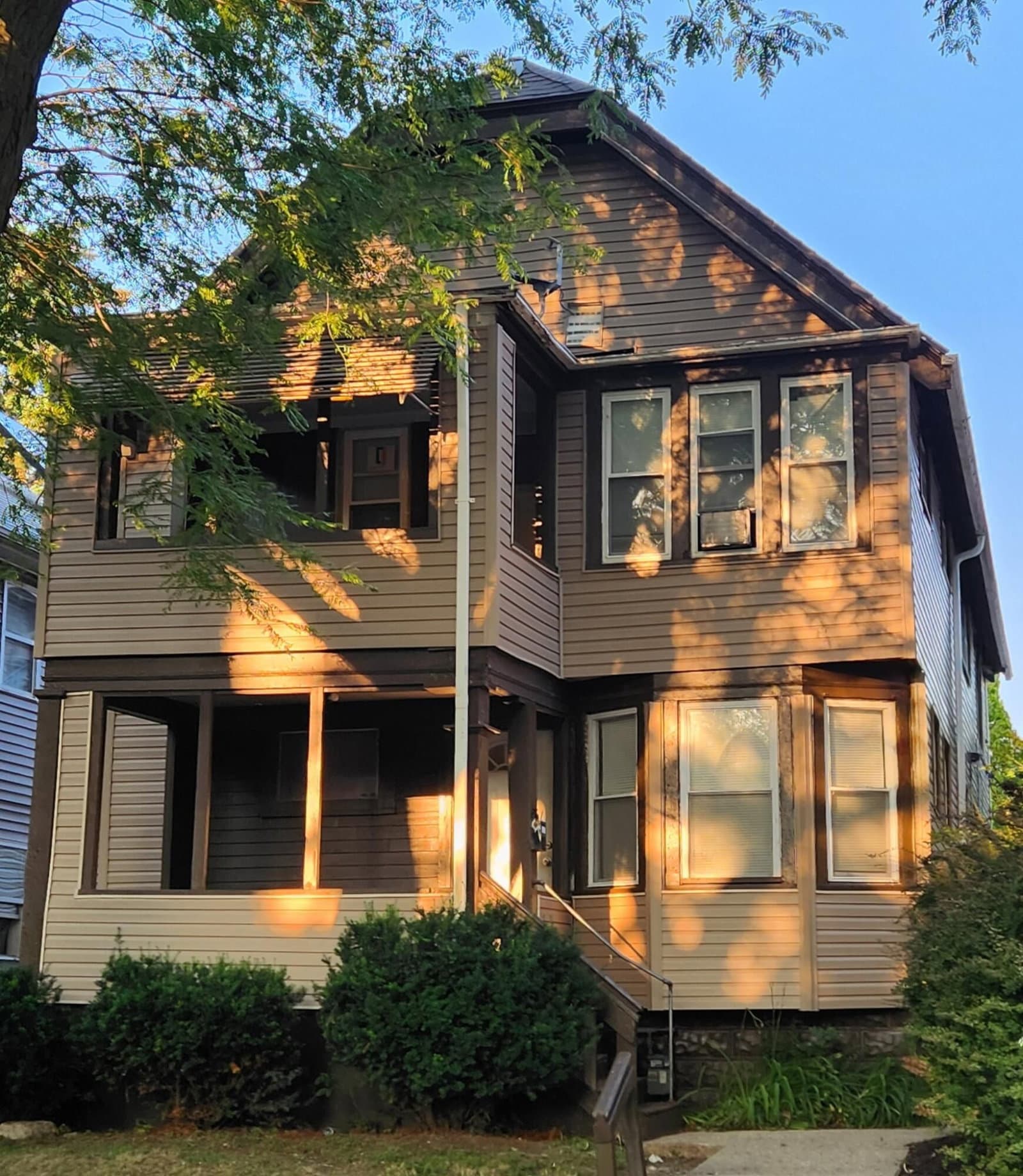 3024 Richards, Milwaukee, WI