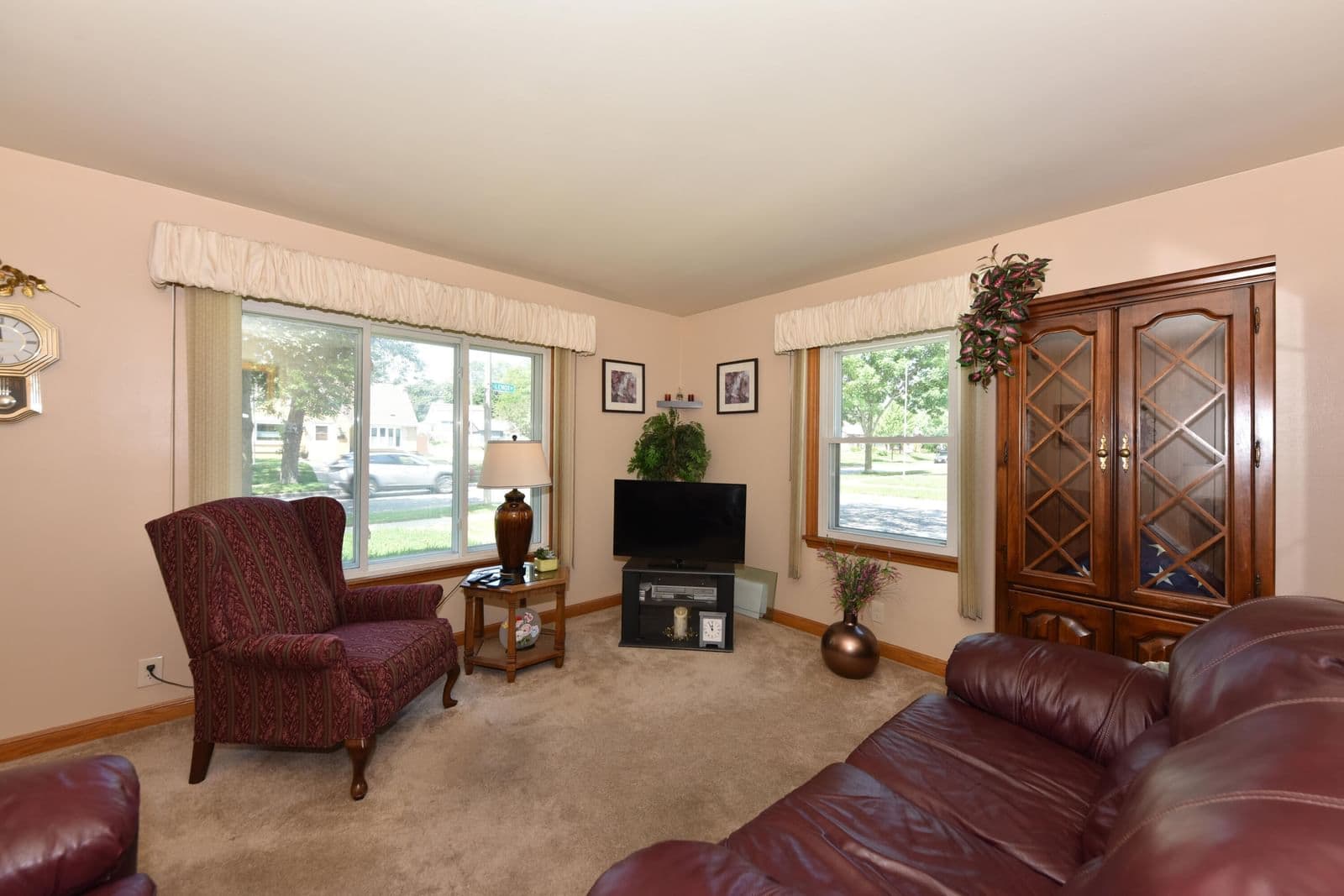 Photo 5 of 4402 Lenox
