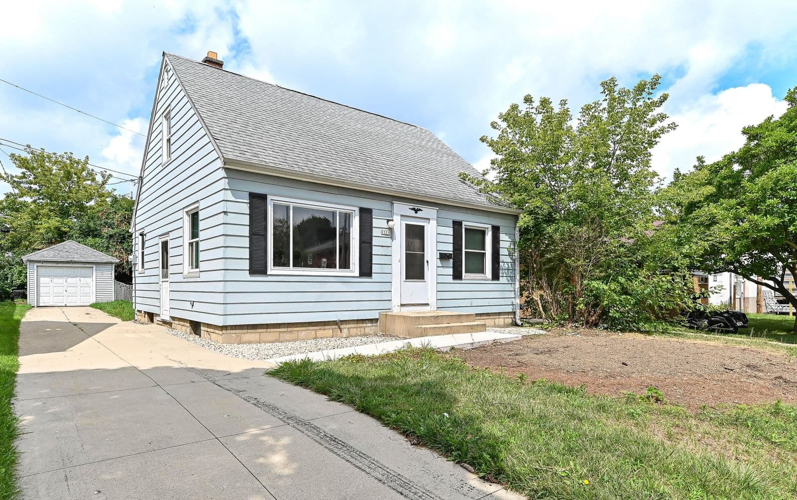 2321 82nd, West Allis, WI