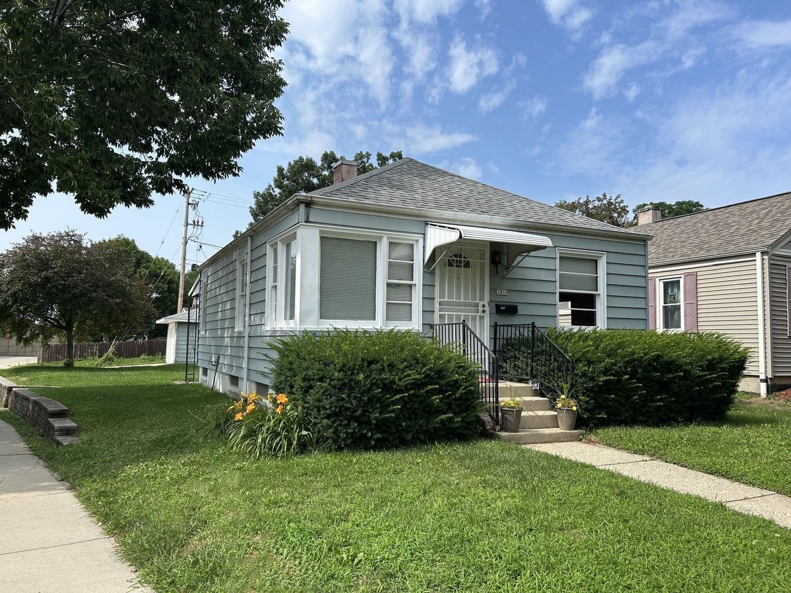 1818 Fernwood, Milwaukee, WI