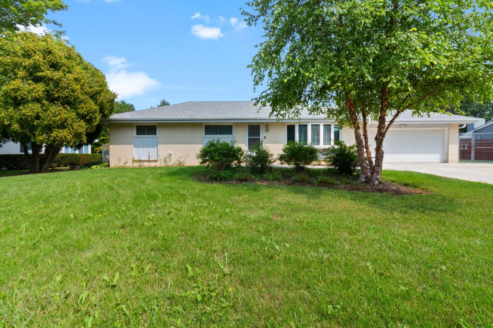 8826 Patricia, Oak Creek, WI