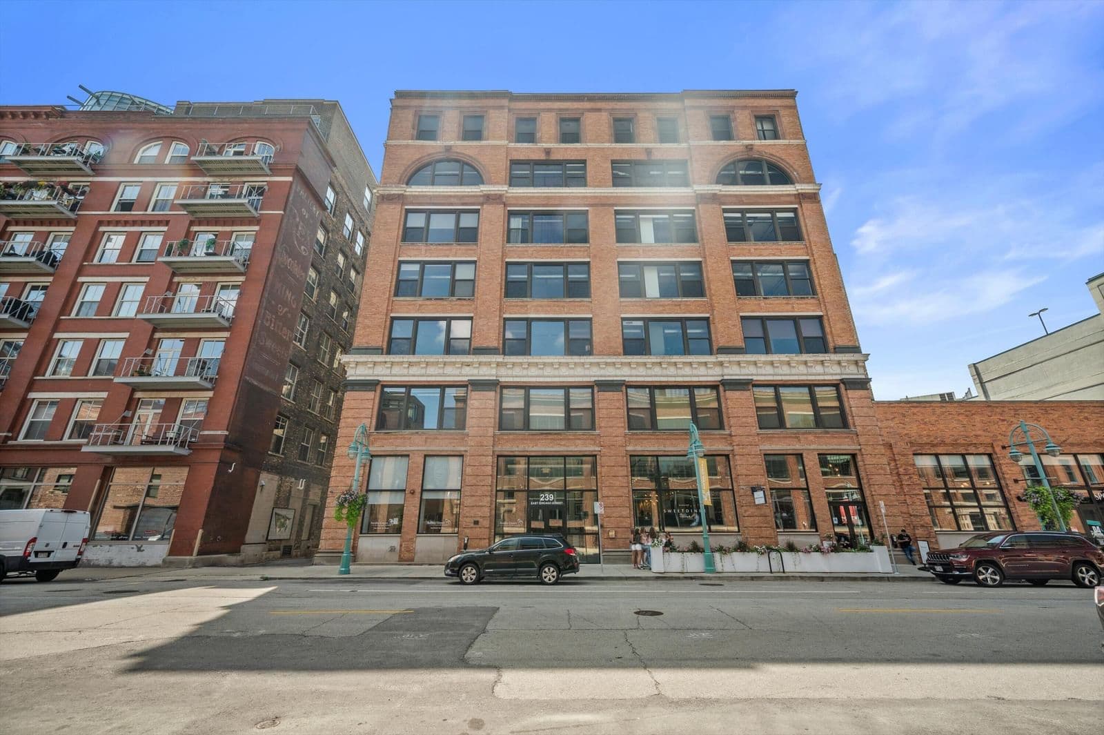 239 Chicago, Milwaukee, WI