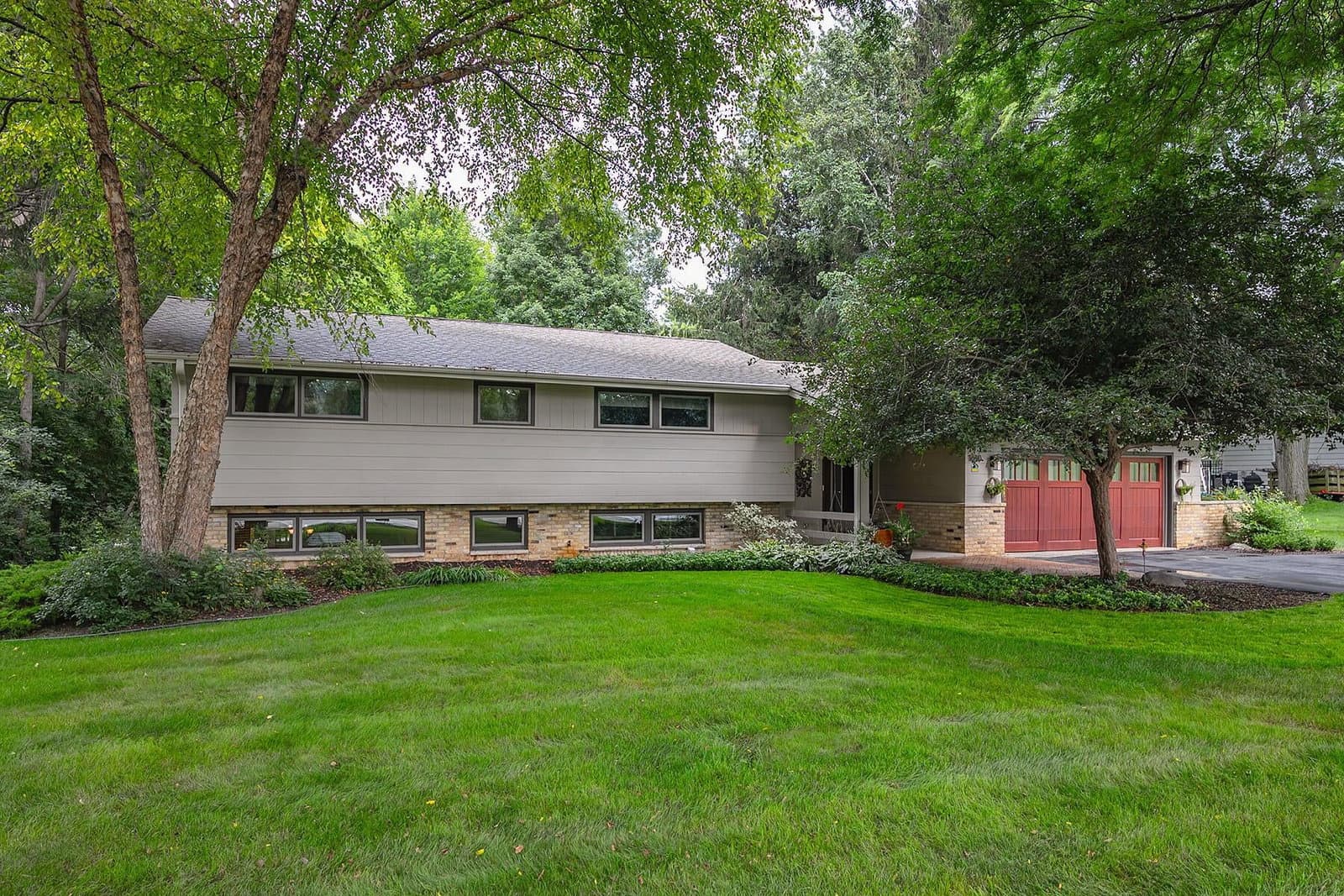 1860 Churchview, Brookfield, WI