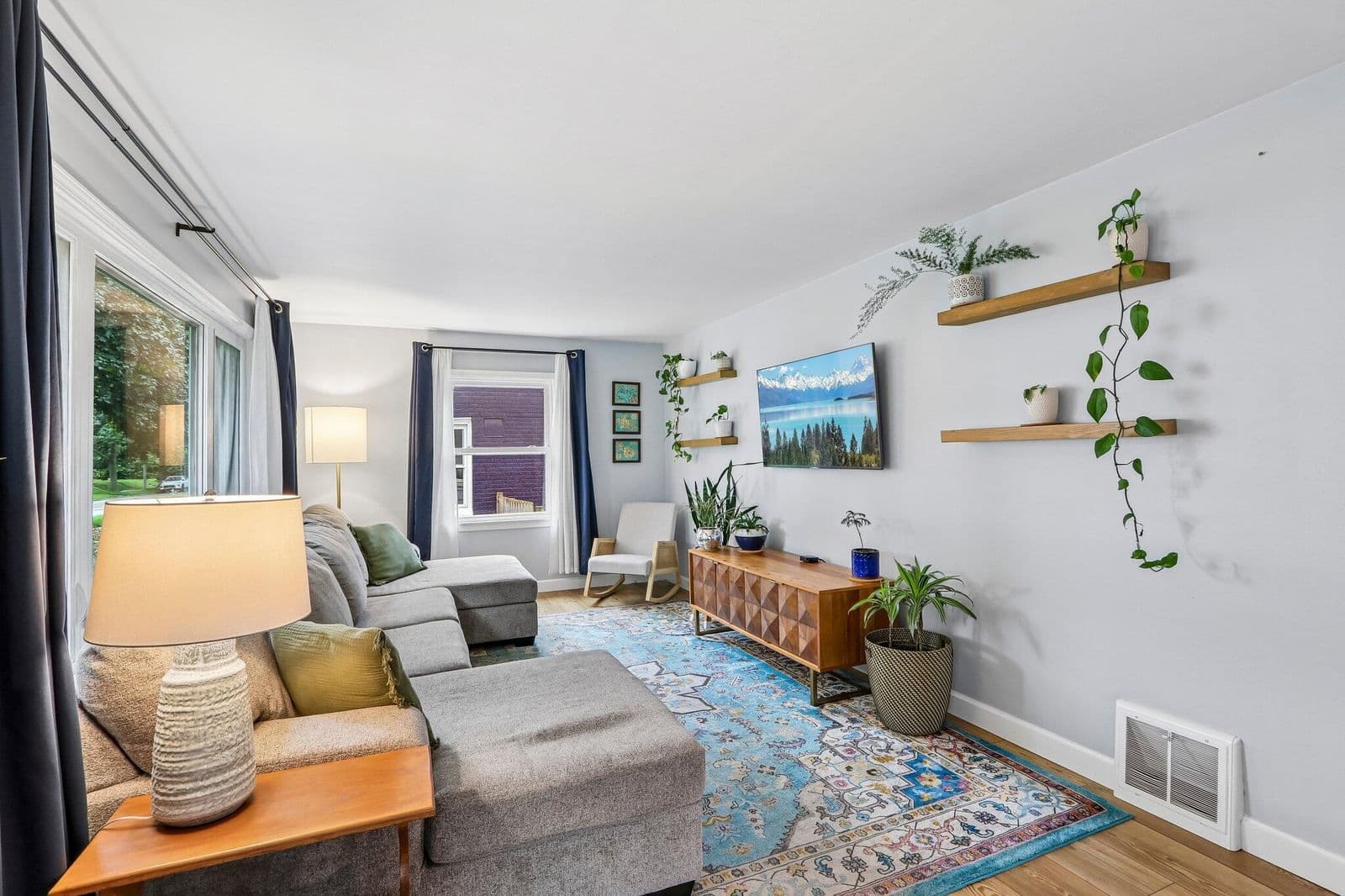 3806 Lenox