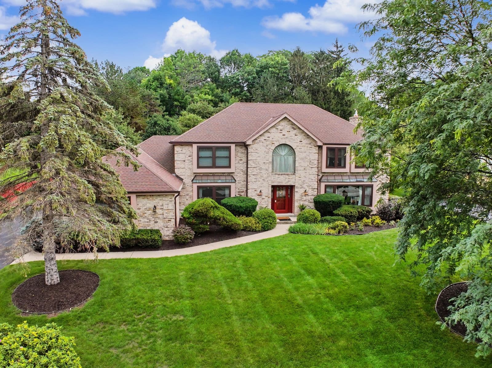 2130 Derrin, Brookfield, WI