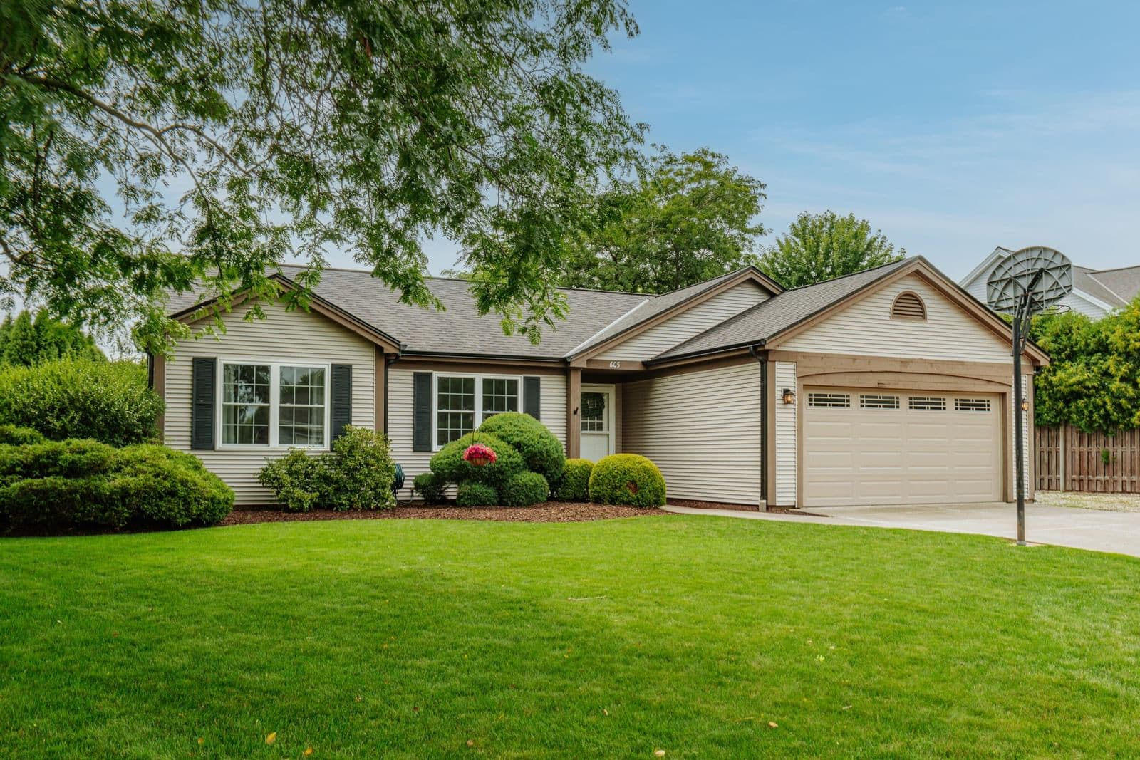 605 Quail, Oak Creek, WI