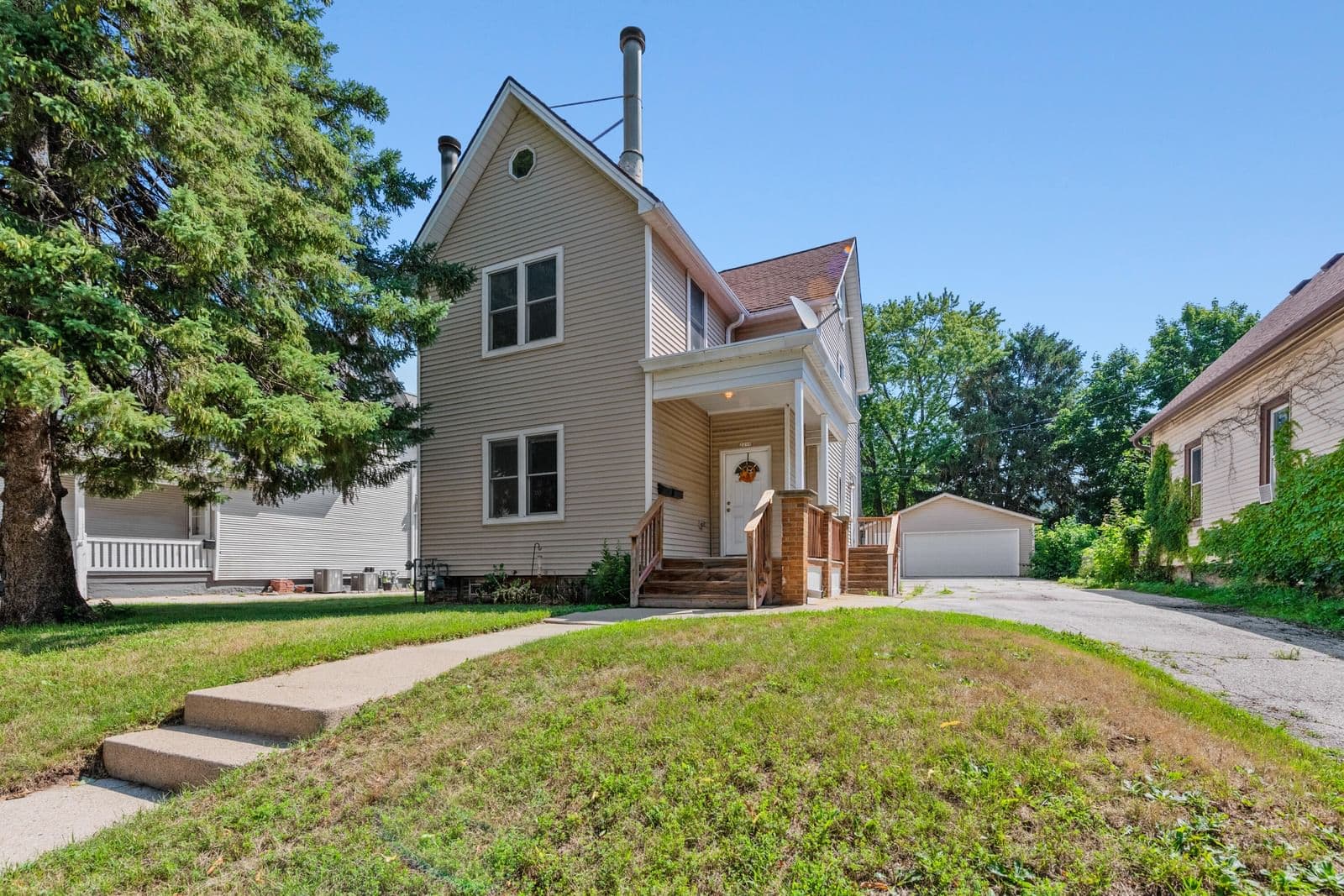 2210 Winchester, Milwaukee, WI
