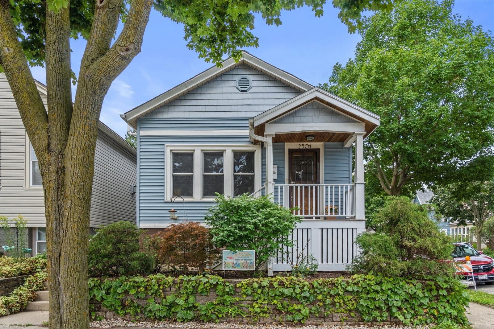 2501 Lenox