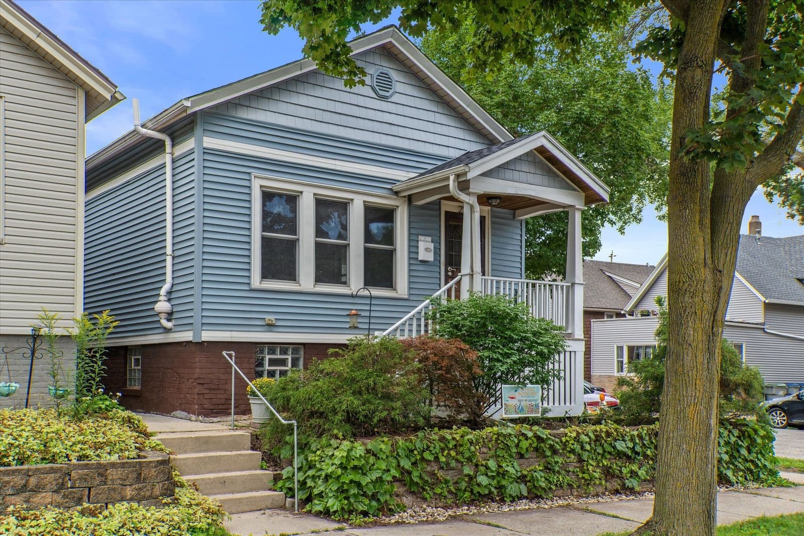 2501 Lenox
