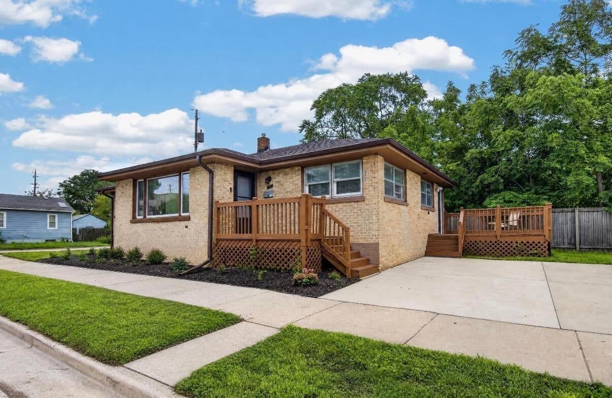 925 Lockwood, Racine, WI