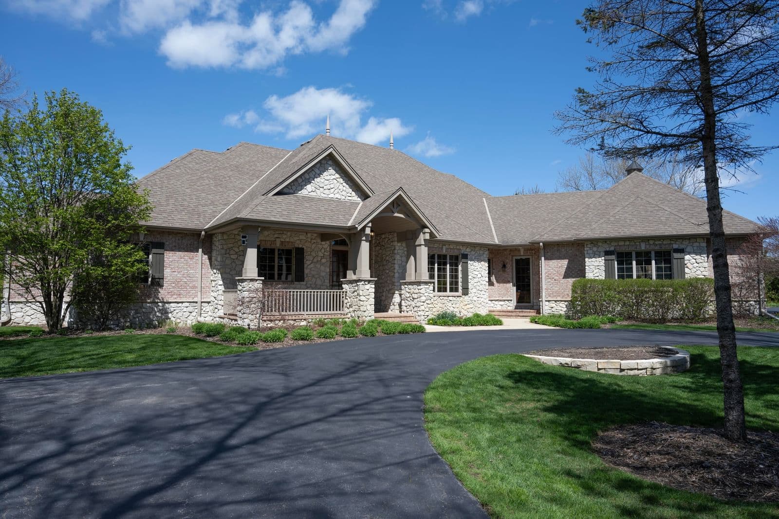 1512 County Line, Mequon, WI