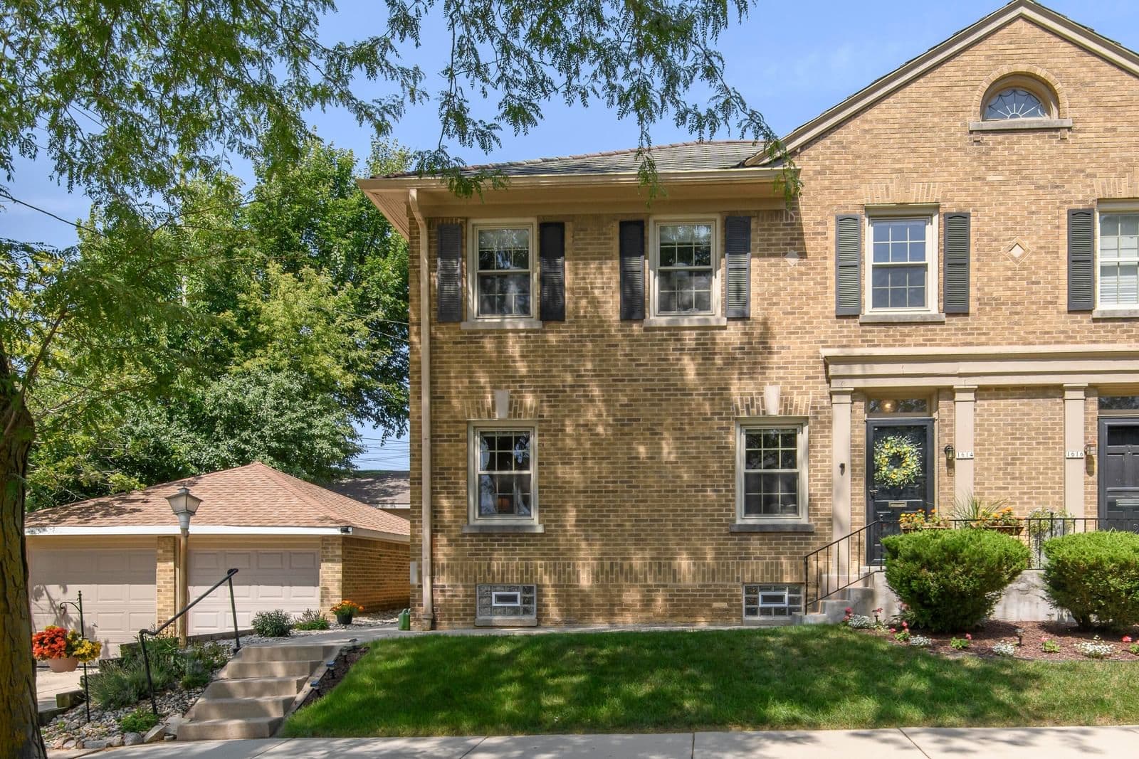 1614 Kenmore