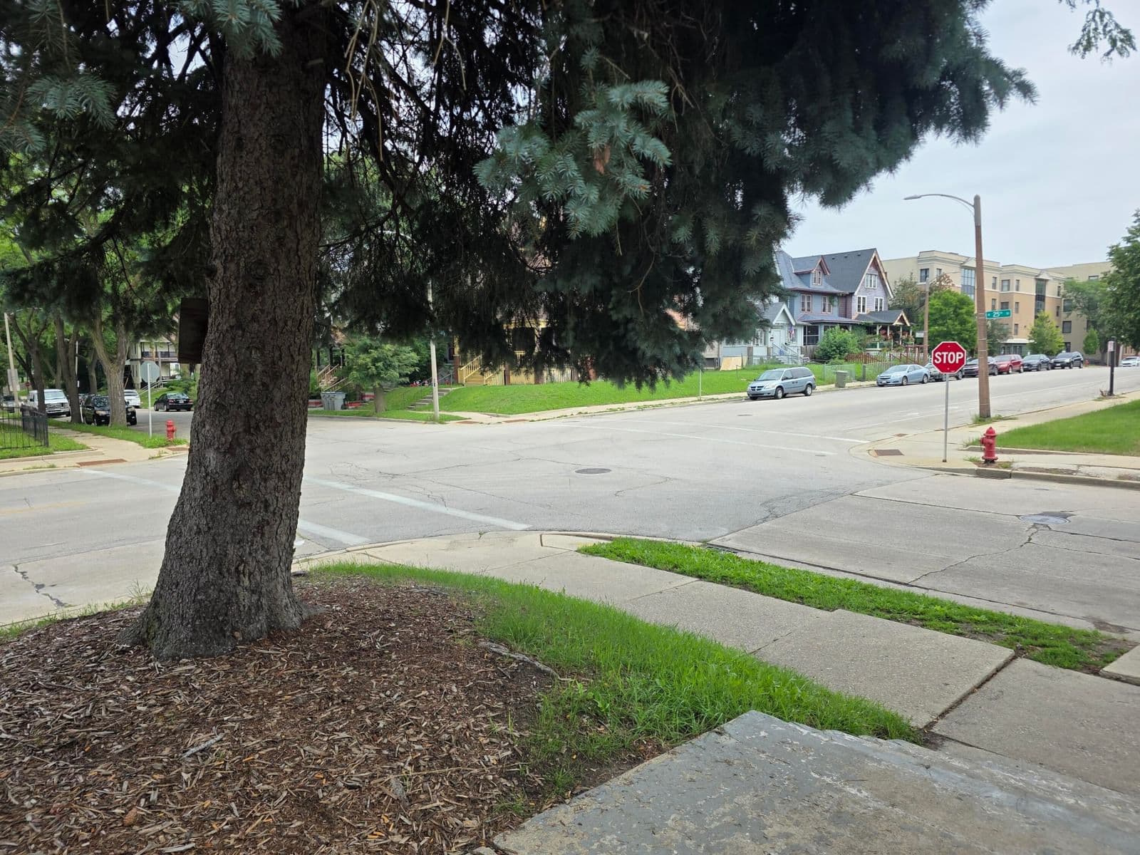 Photo 5 of 761 25th