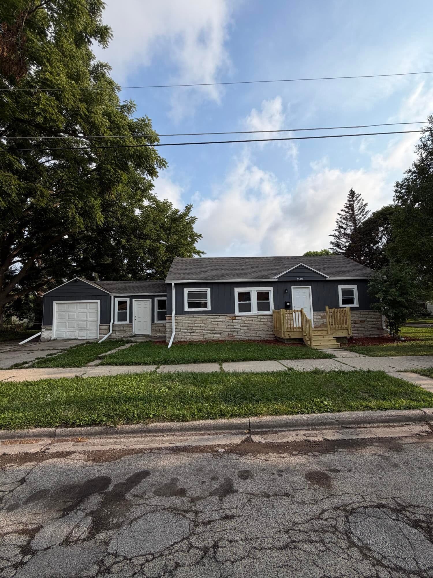 4135 Lancaster