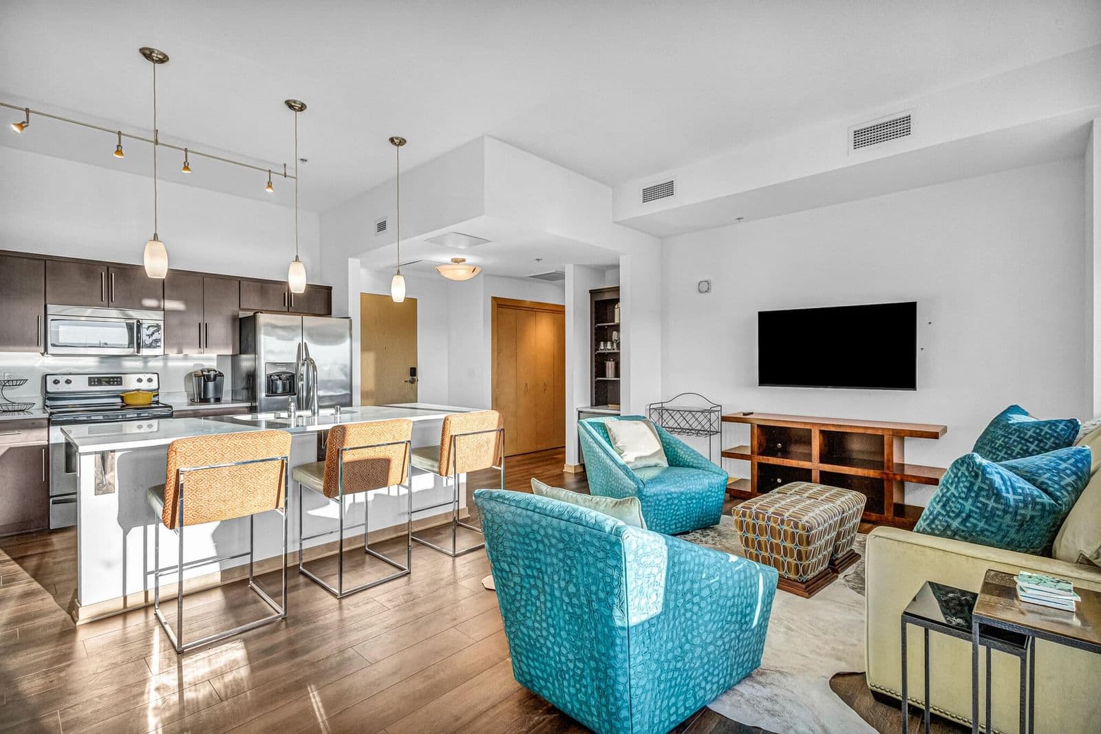 106 Seeboth, Milwaukee, WI