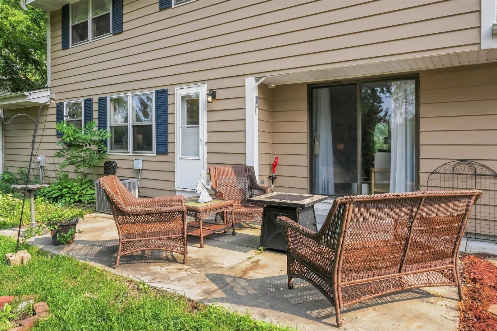 11145 Riverland