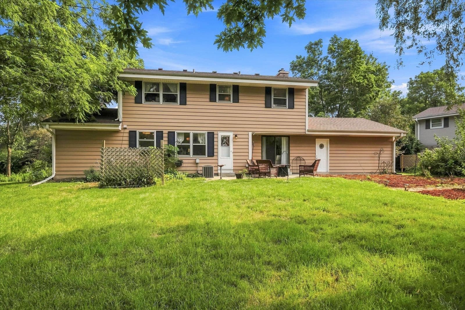 11145 Riverland