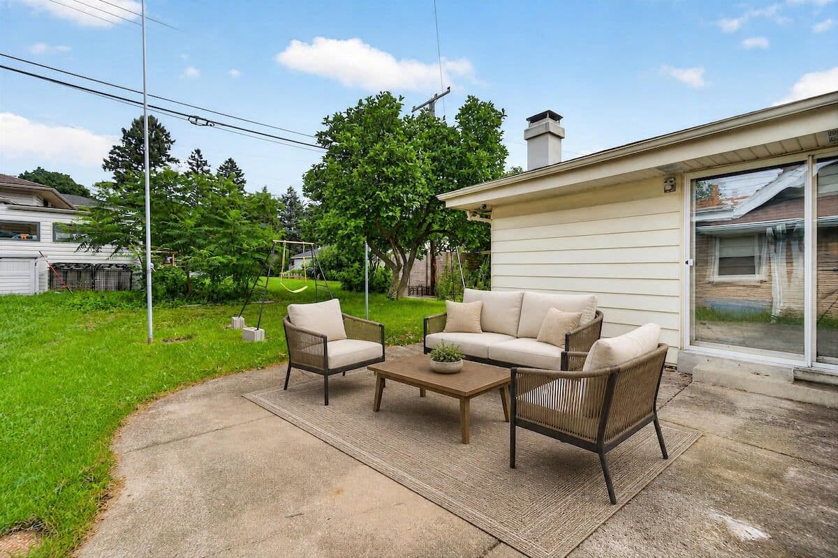 10216 Burleigh, Wauwatosa, WI