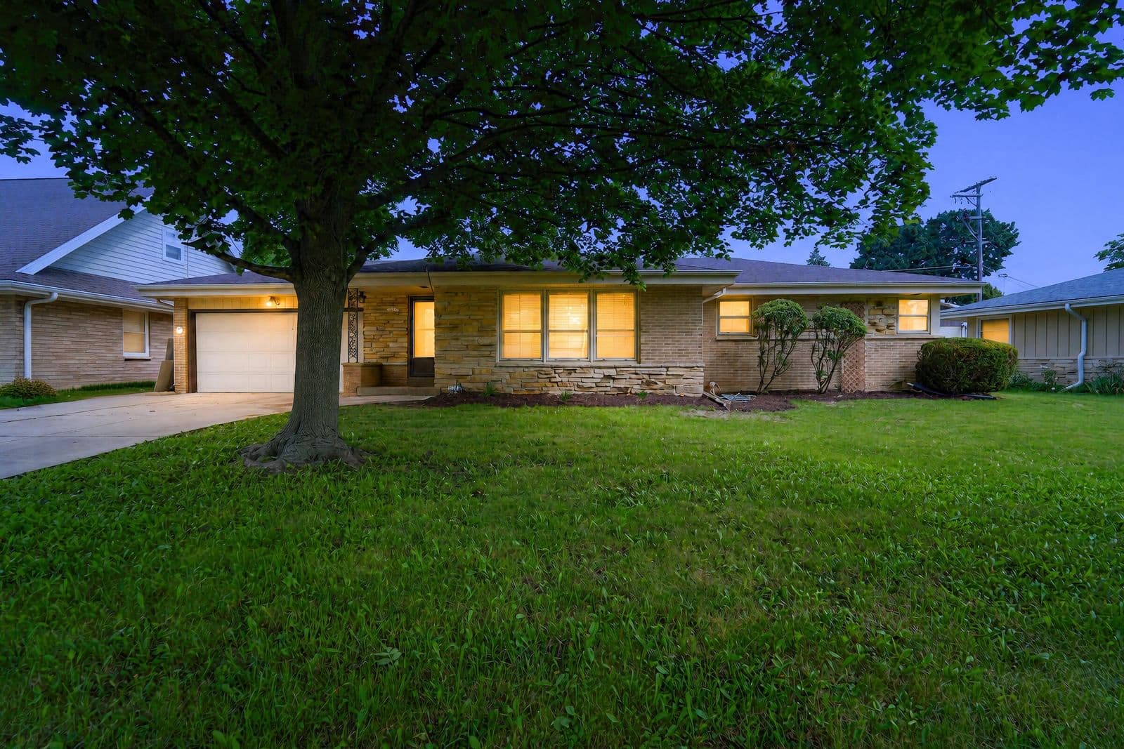 10216 Burleigh