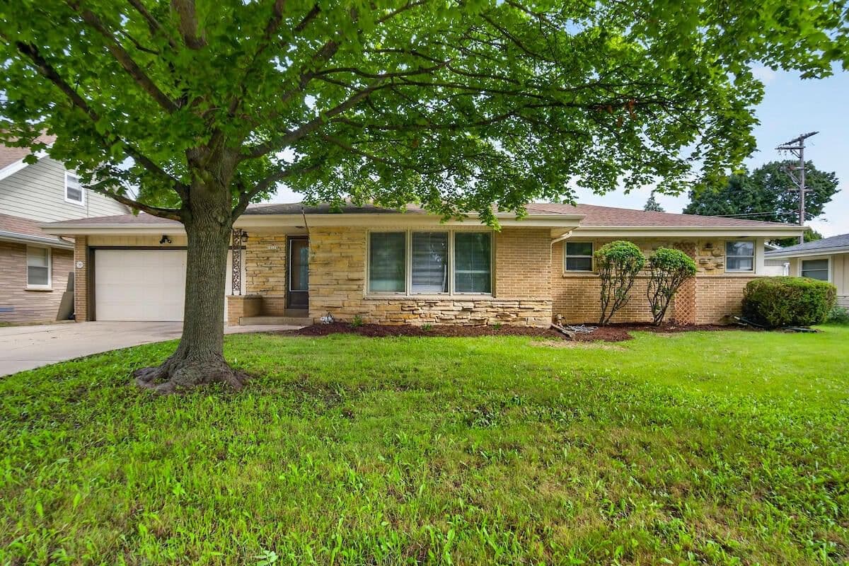 10216 Burleigh