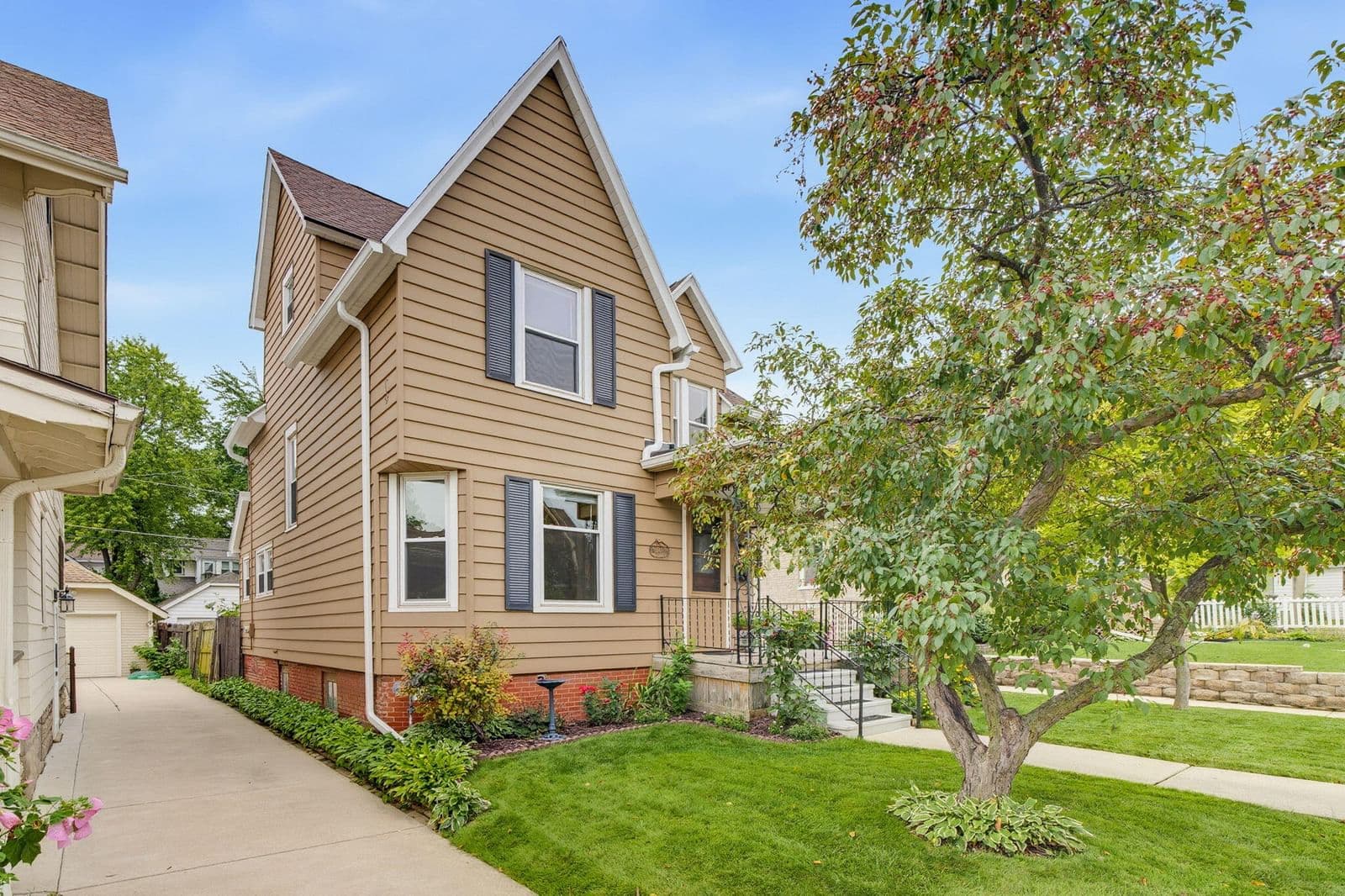 1542 79th, West Allis, WI