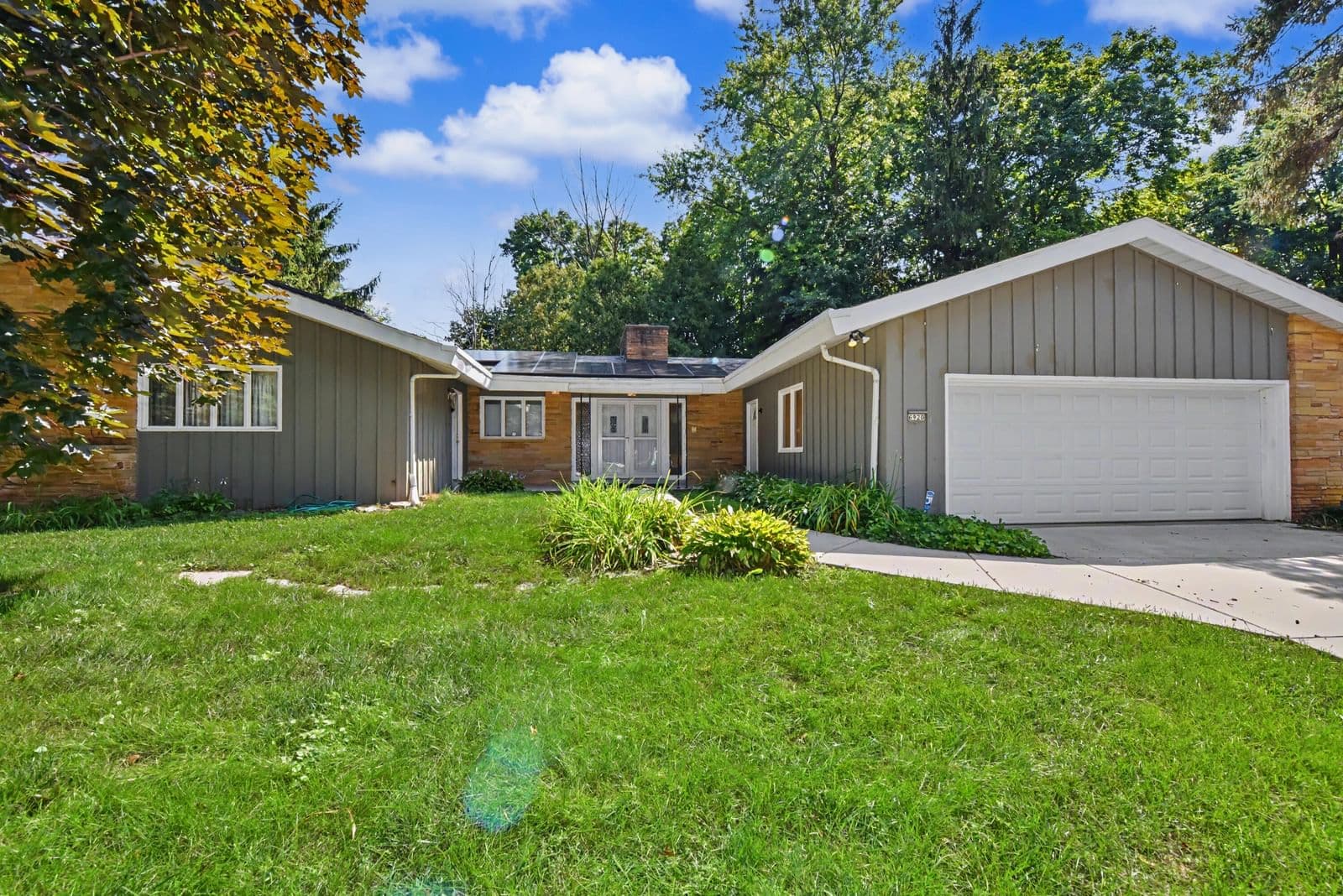 6920 Beech Tree, Glendale, WI