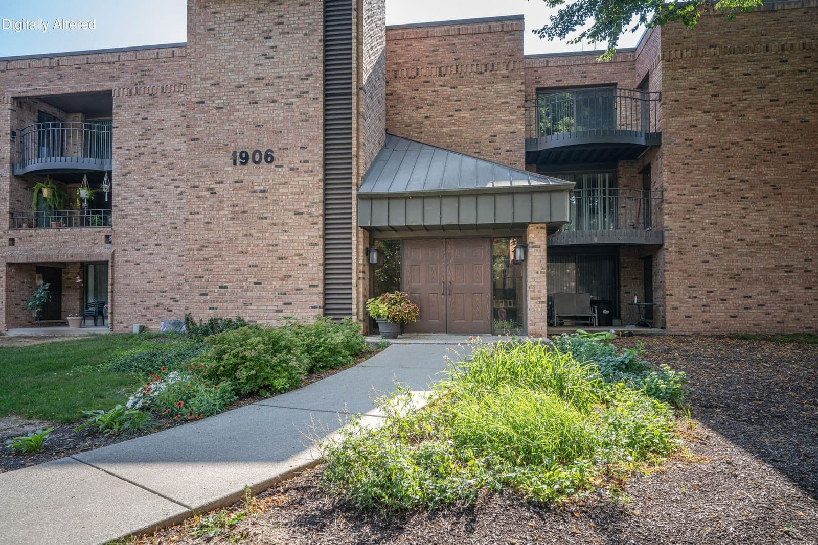 1906 Shorewood, Shorewood, WI