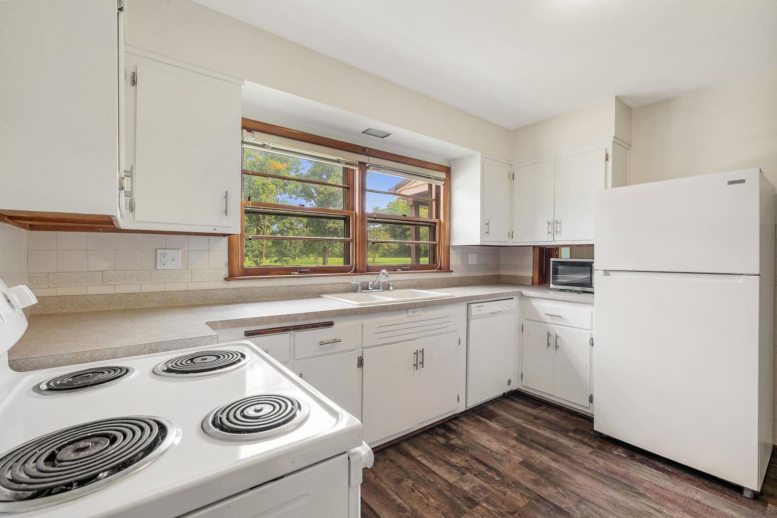 Photo 5 of 4411 Custer