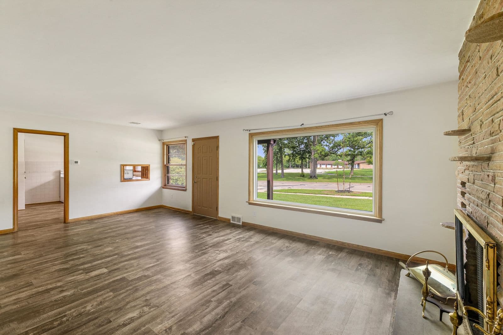 Photo 4 of 4411 Custer