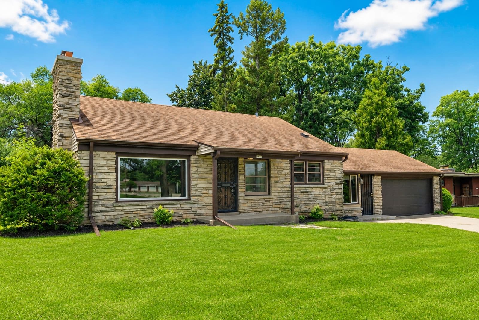 4411 Custer