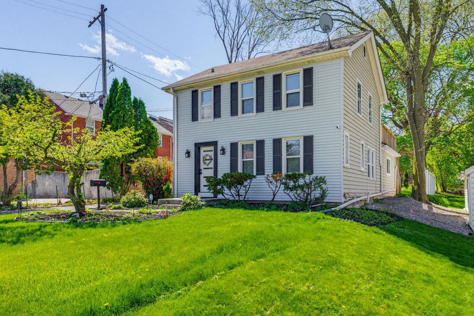 1219 85th, Wauwatosa, WI