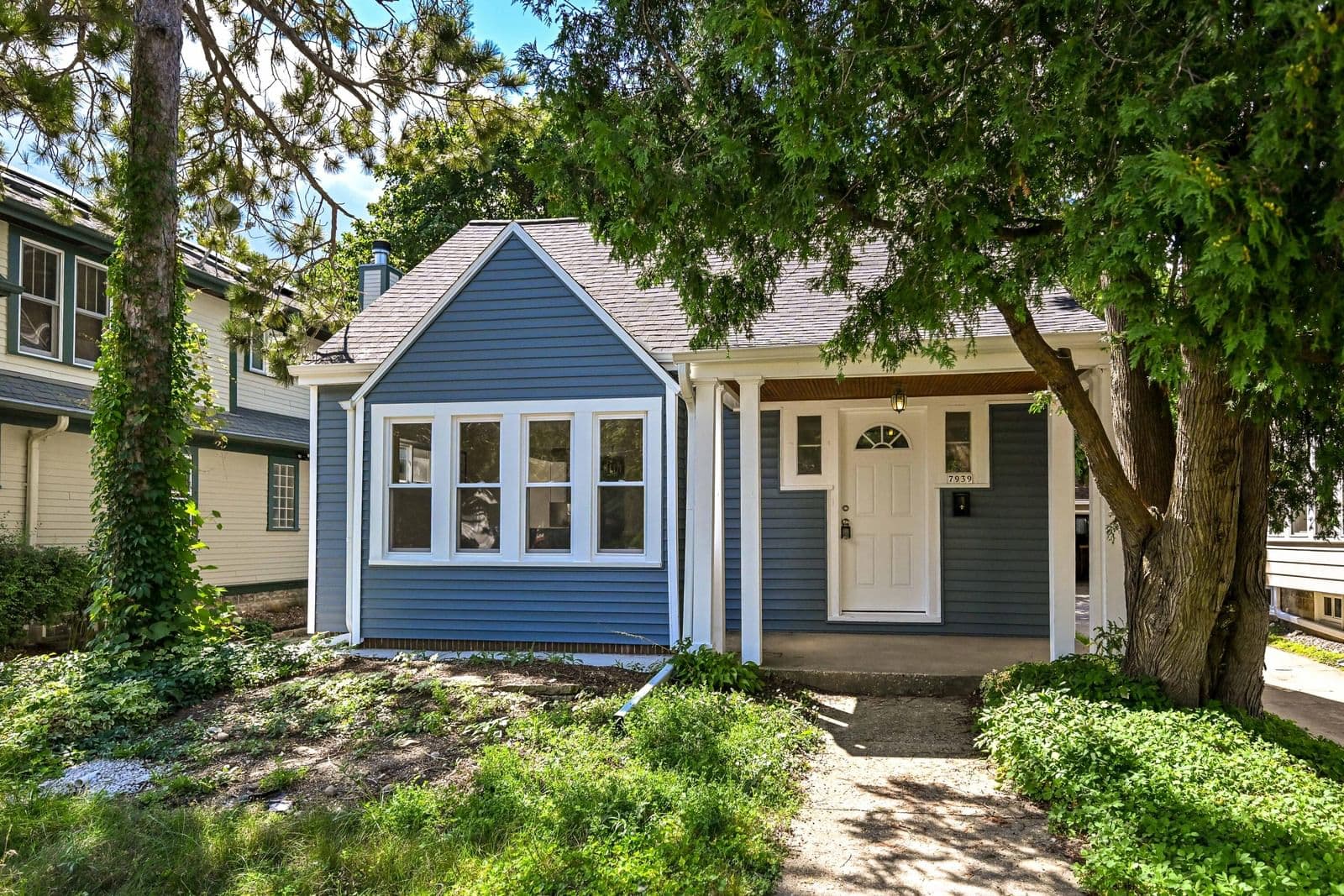 7939 Hillcrest, Wauwatosa, WI