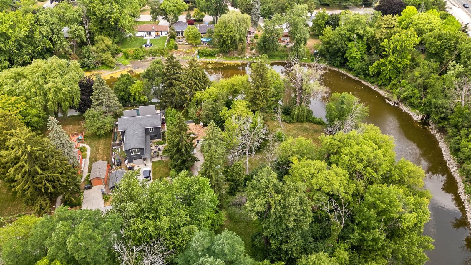 Photo 4 of 500 Riverview
