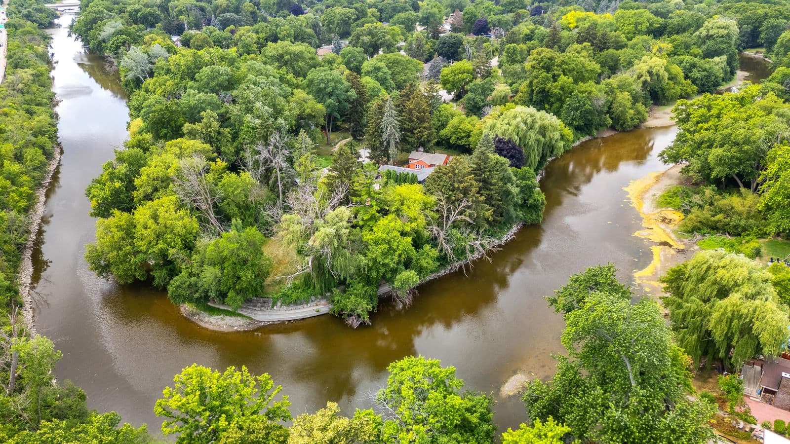 500 Riverview, Glendale, WI