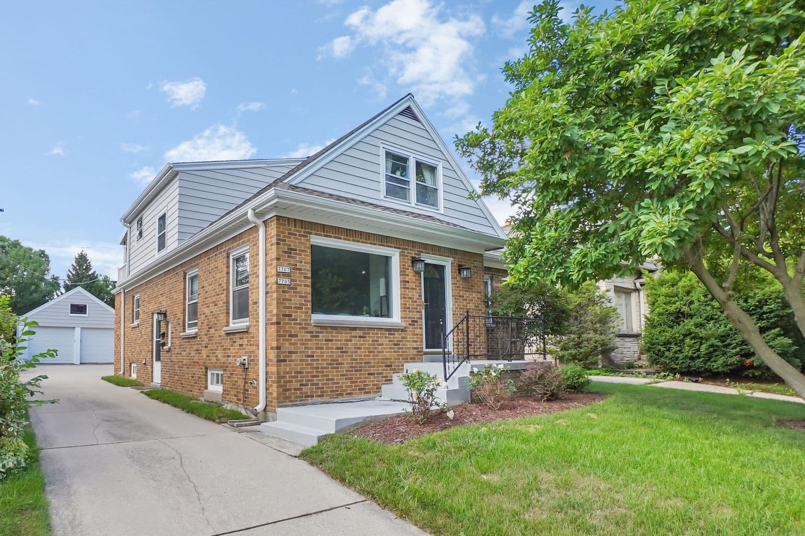 7705 Eagle, Wauwatosa, WI