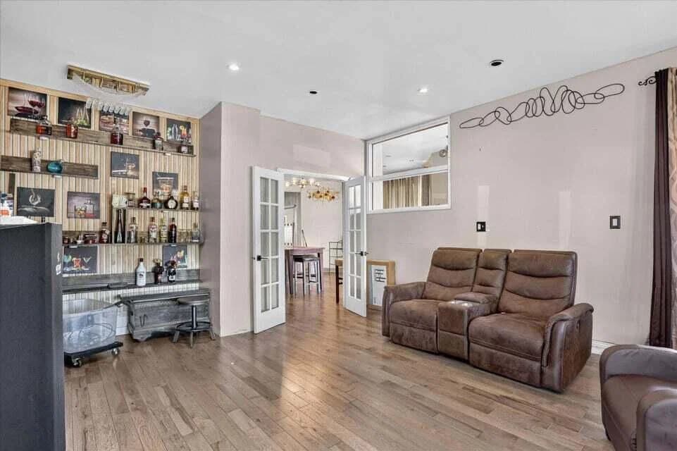 Photo 5 of 2342 2nd