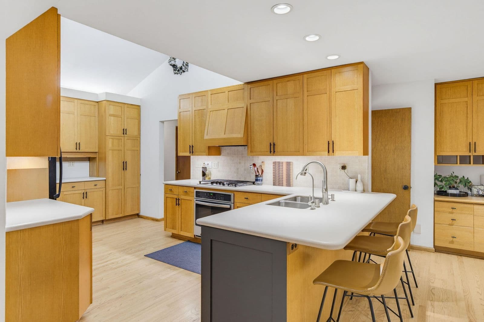 345 Beaumont